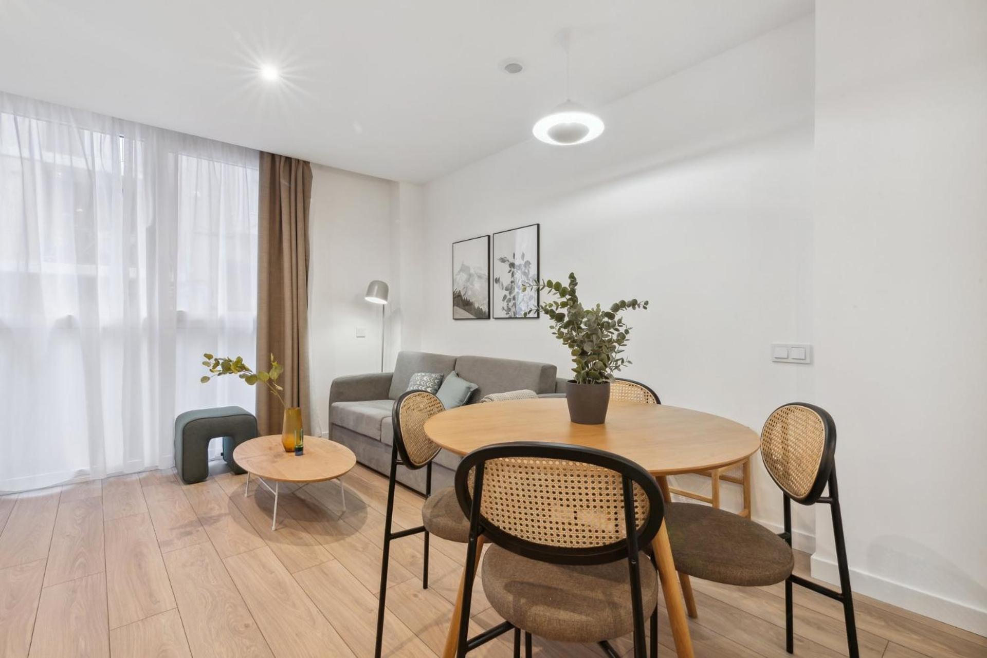 Limehome Valencia Carrer Del Pare Palau I Quer Exterior foto